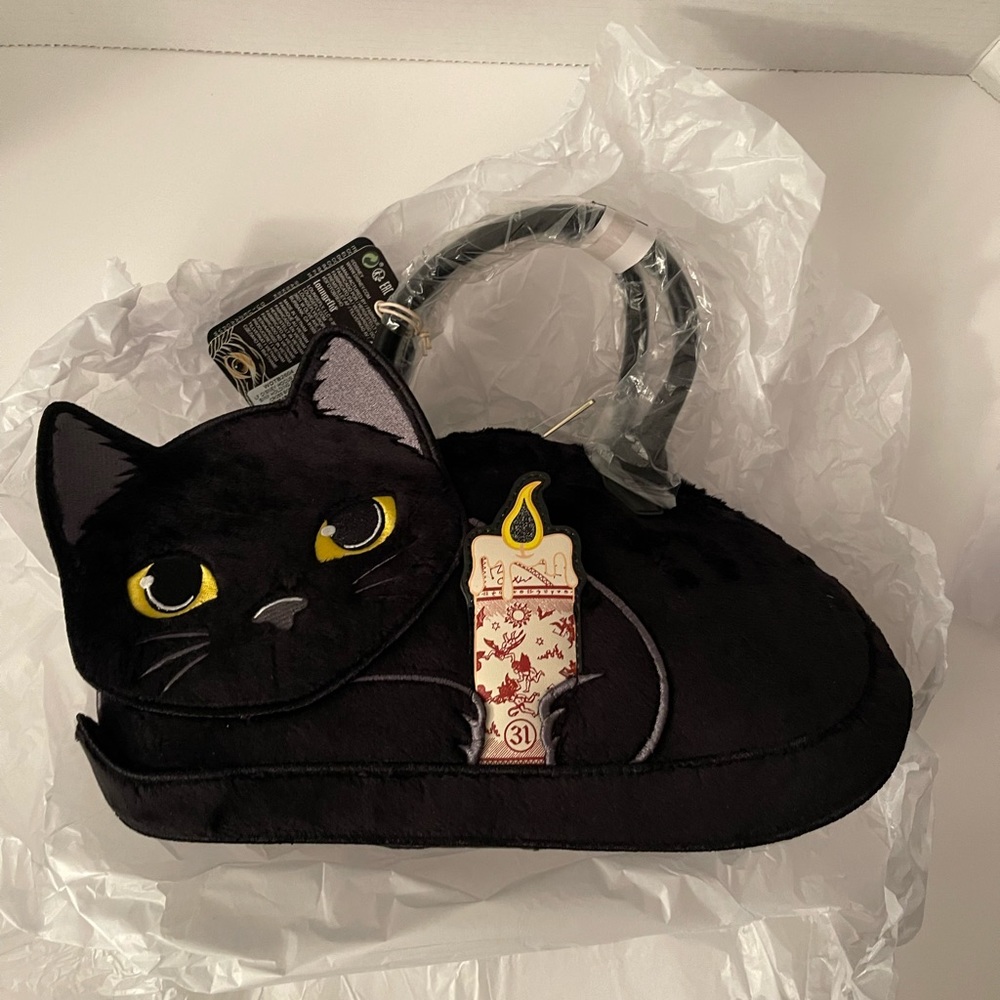 Disney Hocus Pocus Binx Purse.